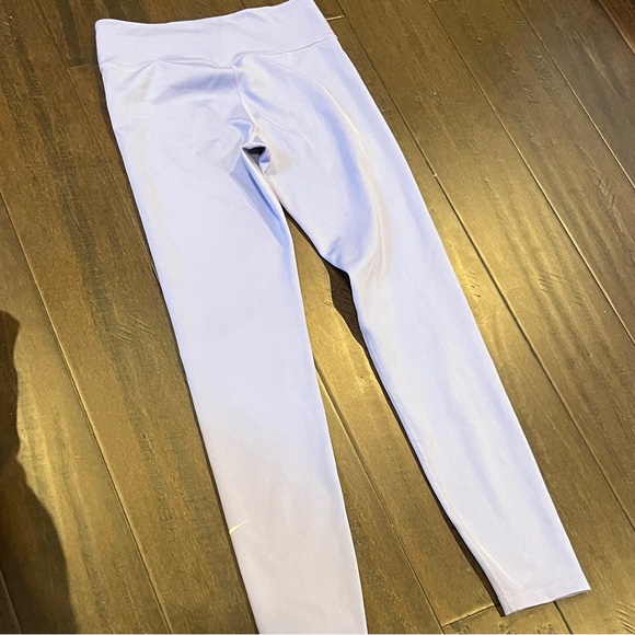 Nike girls purple leggings - Picture 2 of 3